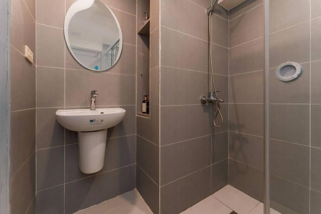 Airport Express Hostel E-527, 2 Minutes To Airport,Fast Wifi, Free Netflix Lapu-Lapu City Esterno foto