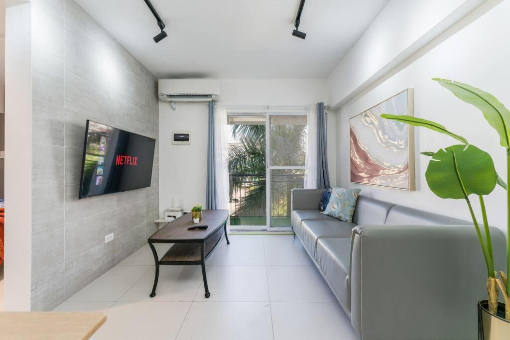 Airport Express Hostel E-527, 2 Minutes To Airport,Fast Wifi, Free Netflix Lapu-Lapu City Esterno foto
